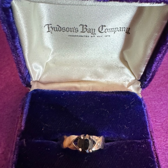 💜 Vintage 925 Sterling Black Gemstone Ring w/ Original Hudson's Bay Company Box - Picture 2 of 7